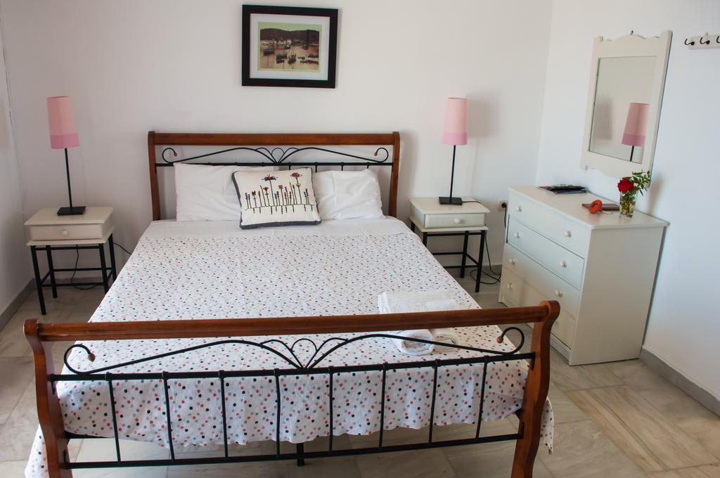 Angela Studios Ieromonachos Habitación foto